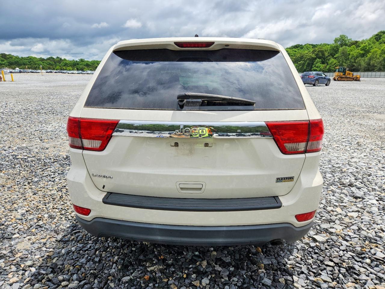 2011 JEEP GRAND CHEROKEE LAREDO photo 11