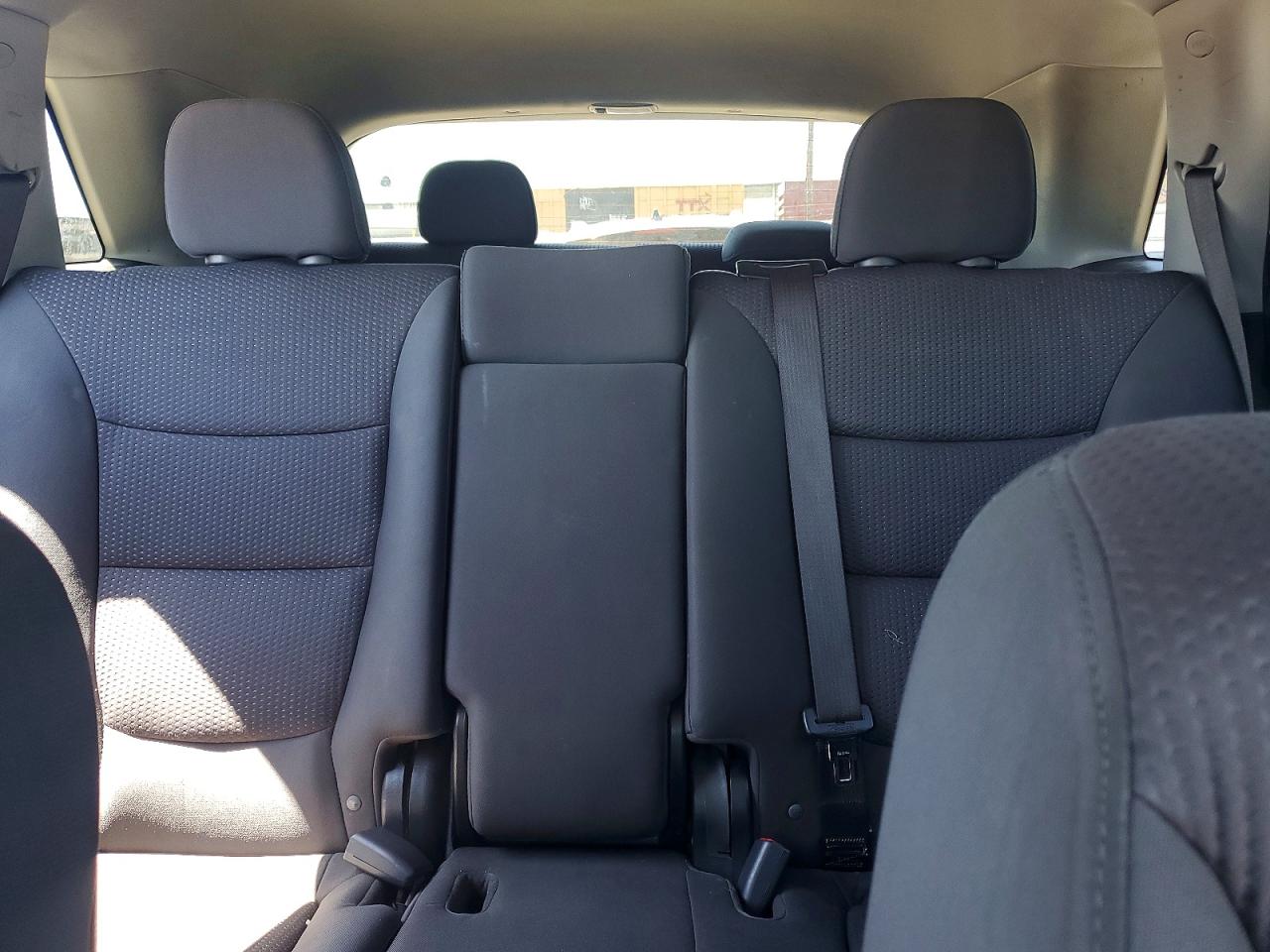 2011 KIA SORENTO LX photo 28