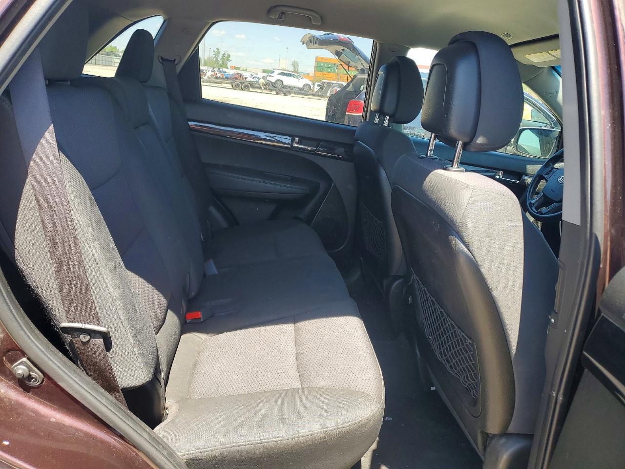 2011 KIA SORENTO LX photo 31