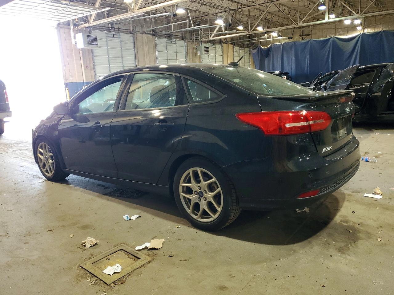 2015 FORD FOCUS SE photo 3