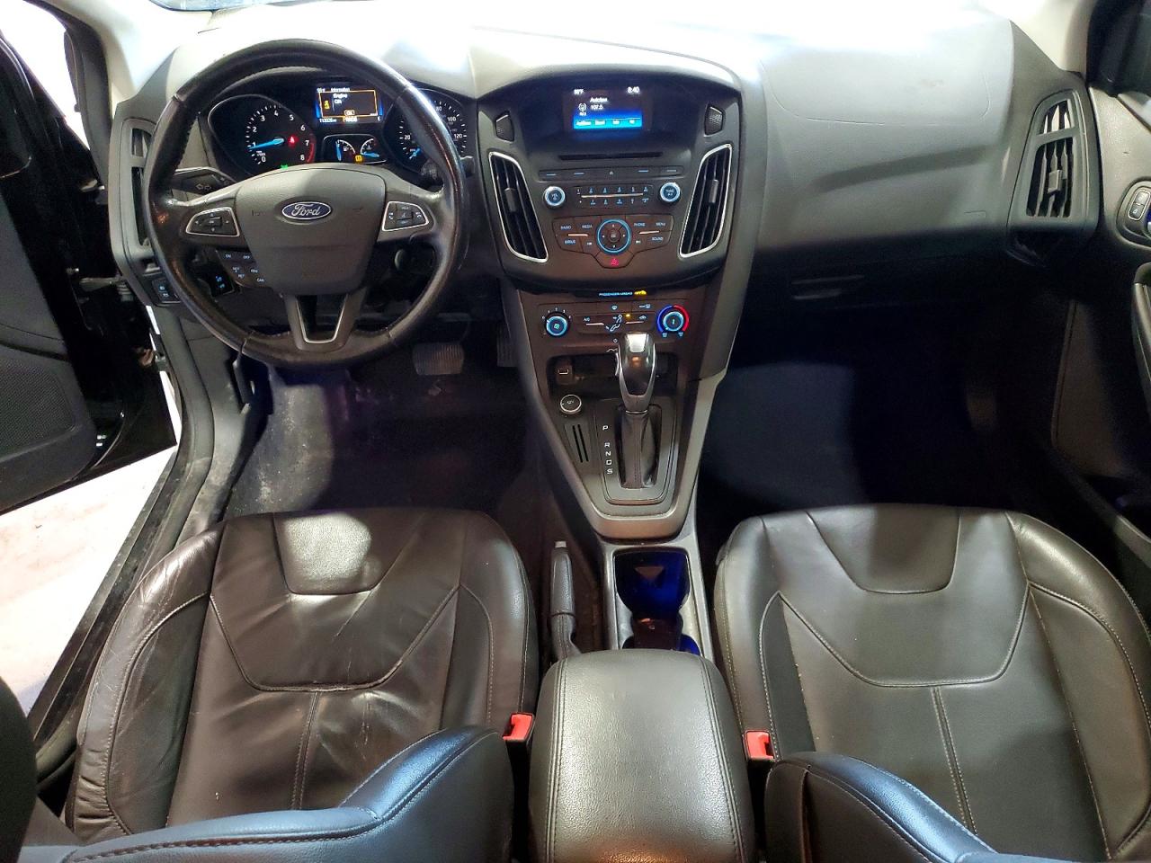 2015 FORD FOCUS SE photo 15