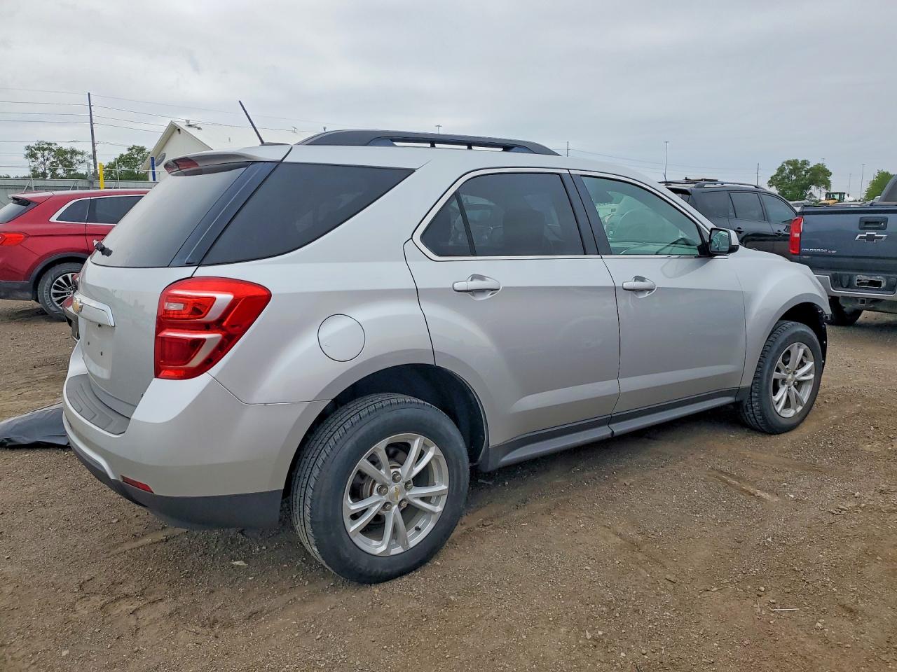 2017 CHEVROLET EQUINOX photo 5