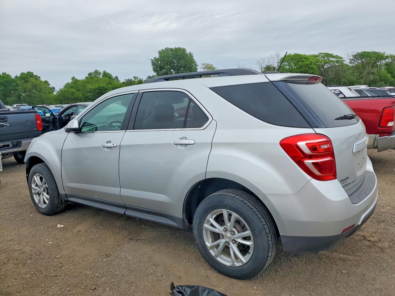 2017 CHEVROLET EQUINOX photo 3