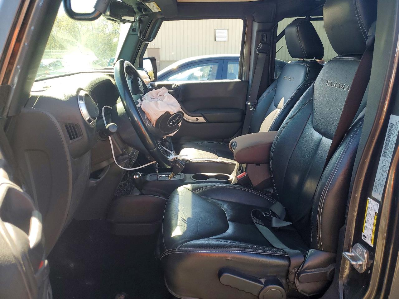 2016 JEEP WRANGLER UNLIMITED SAHARA photo 19