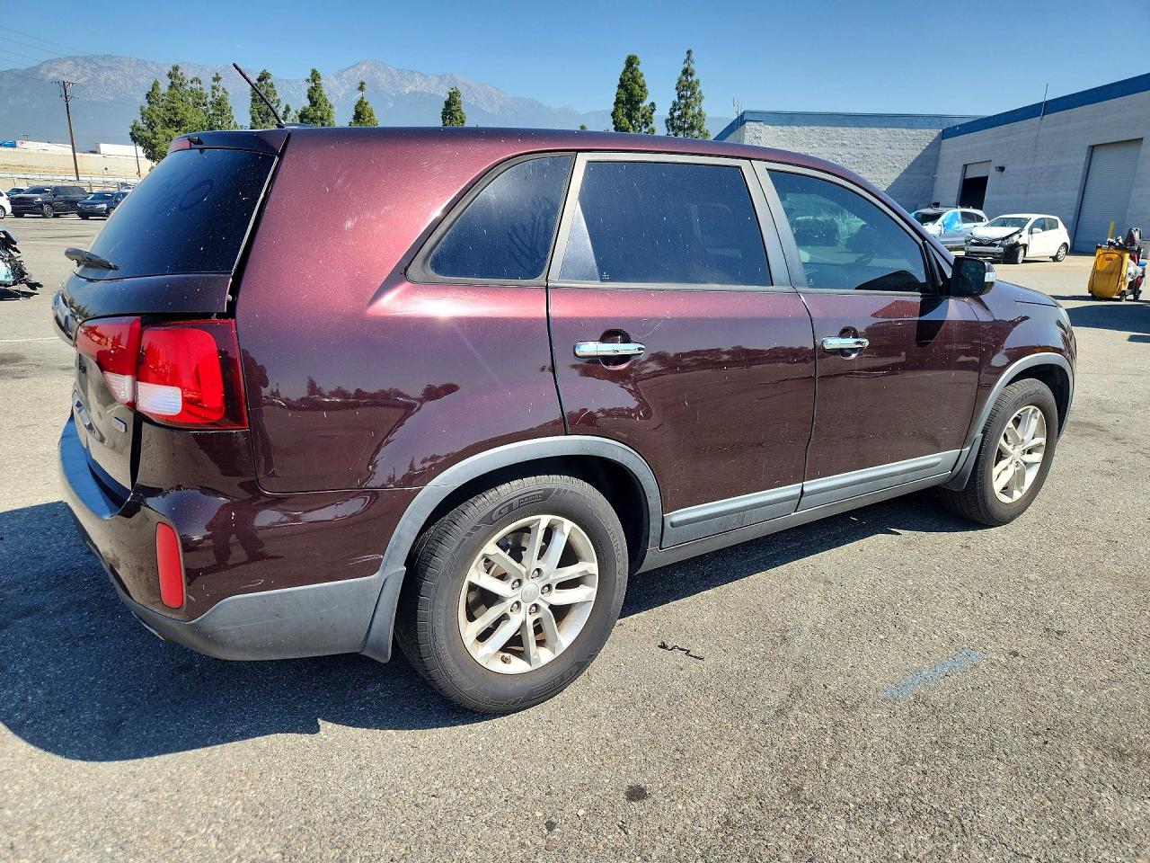 2014 KIA SORENTO LX photo 5