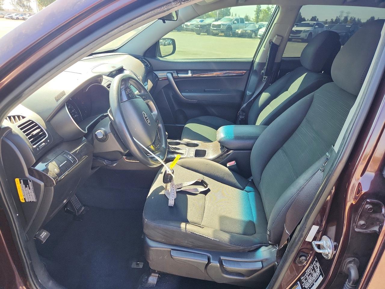 2014 KIA SORENTO LX photo 13