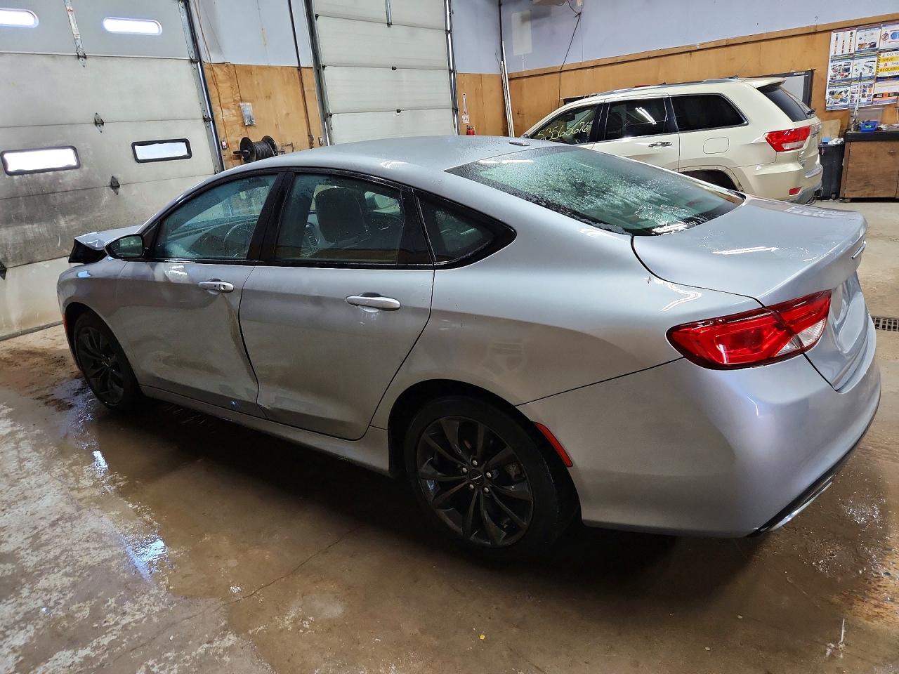 2015 CHRYSLER 200 S photo 4