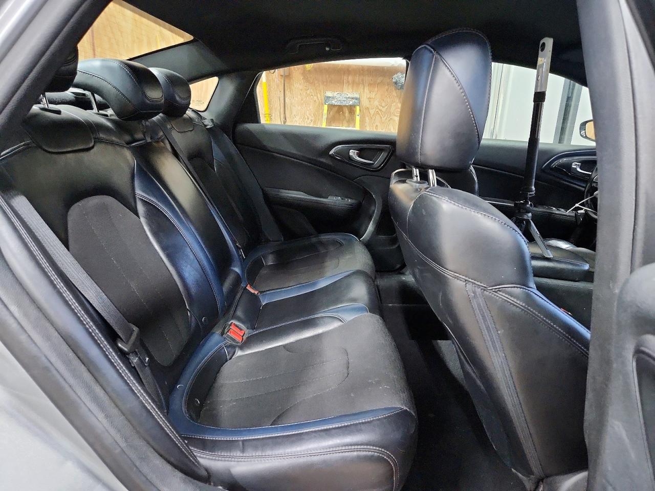 2015 CHRYSLER 200 S photo 28