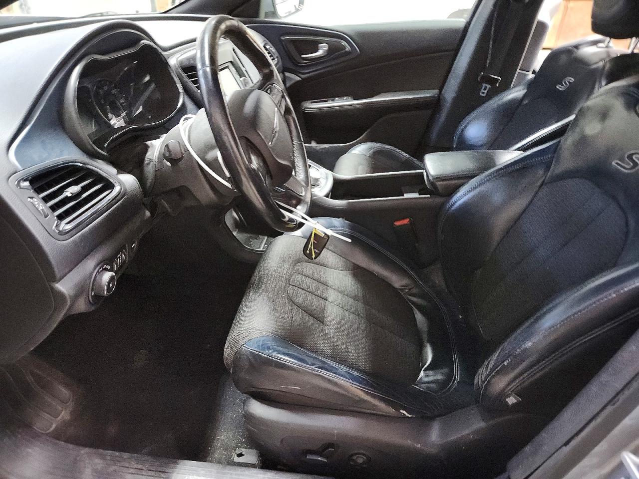 2015 CHRYSLER 200 S photo 19