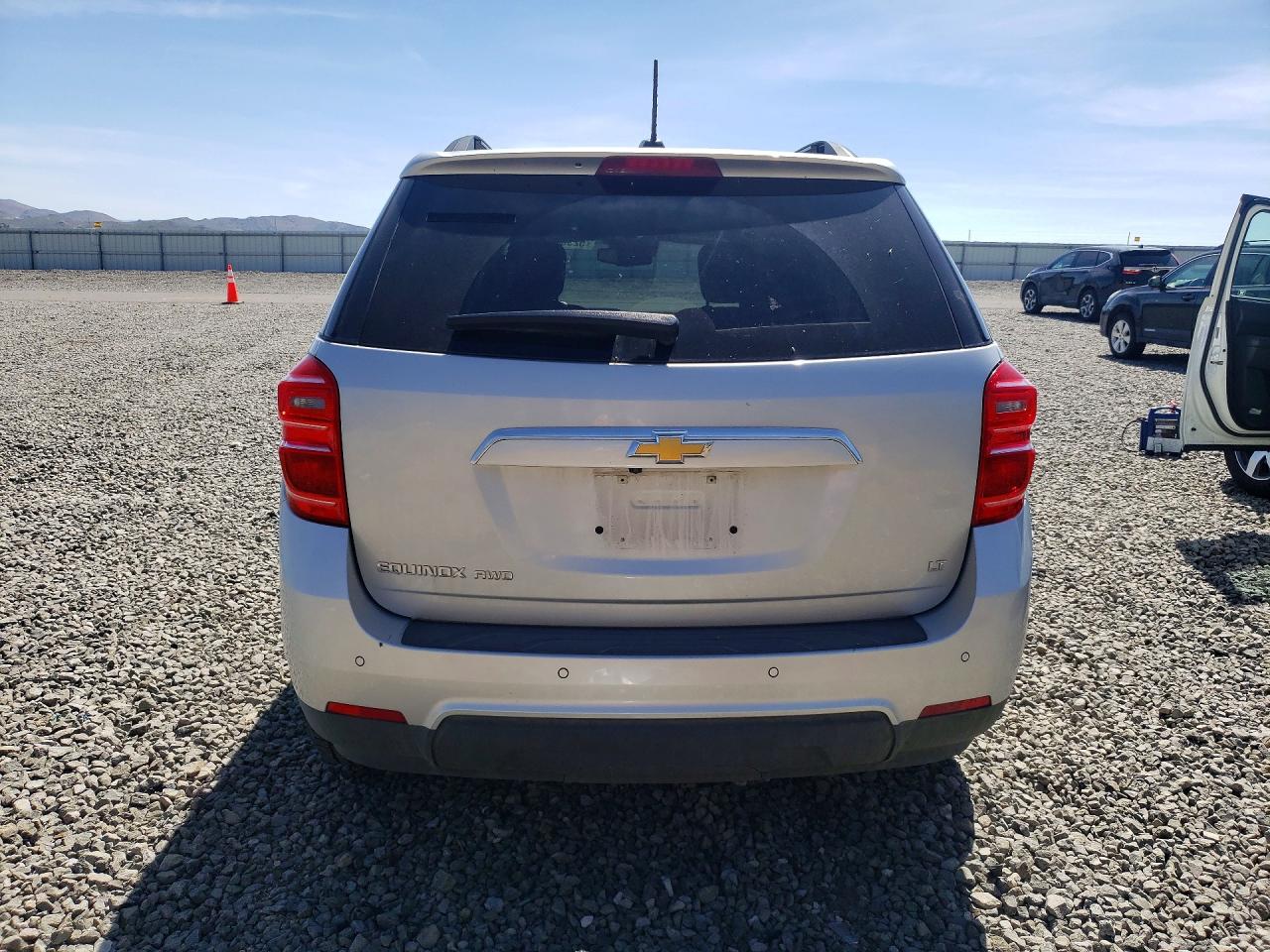2017 CHEVROLET EQUINOX LT photo 11