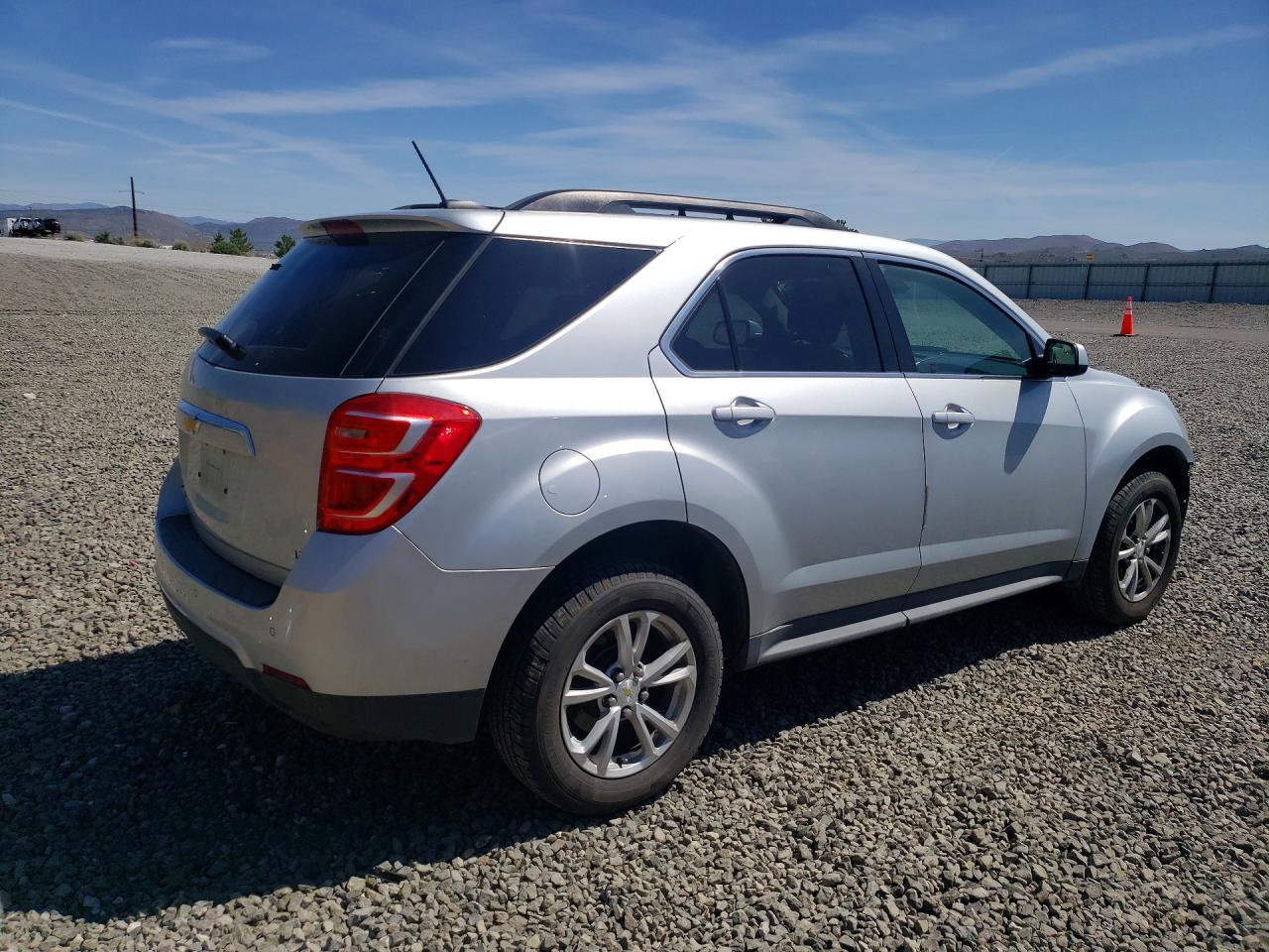 2017 CHEVROLET EQUINOX LT photo 5