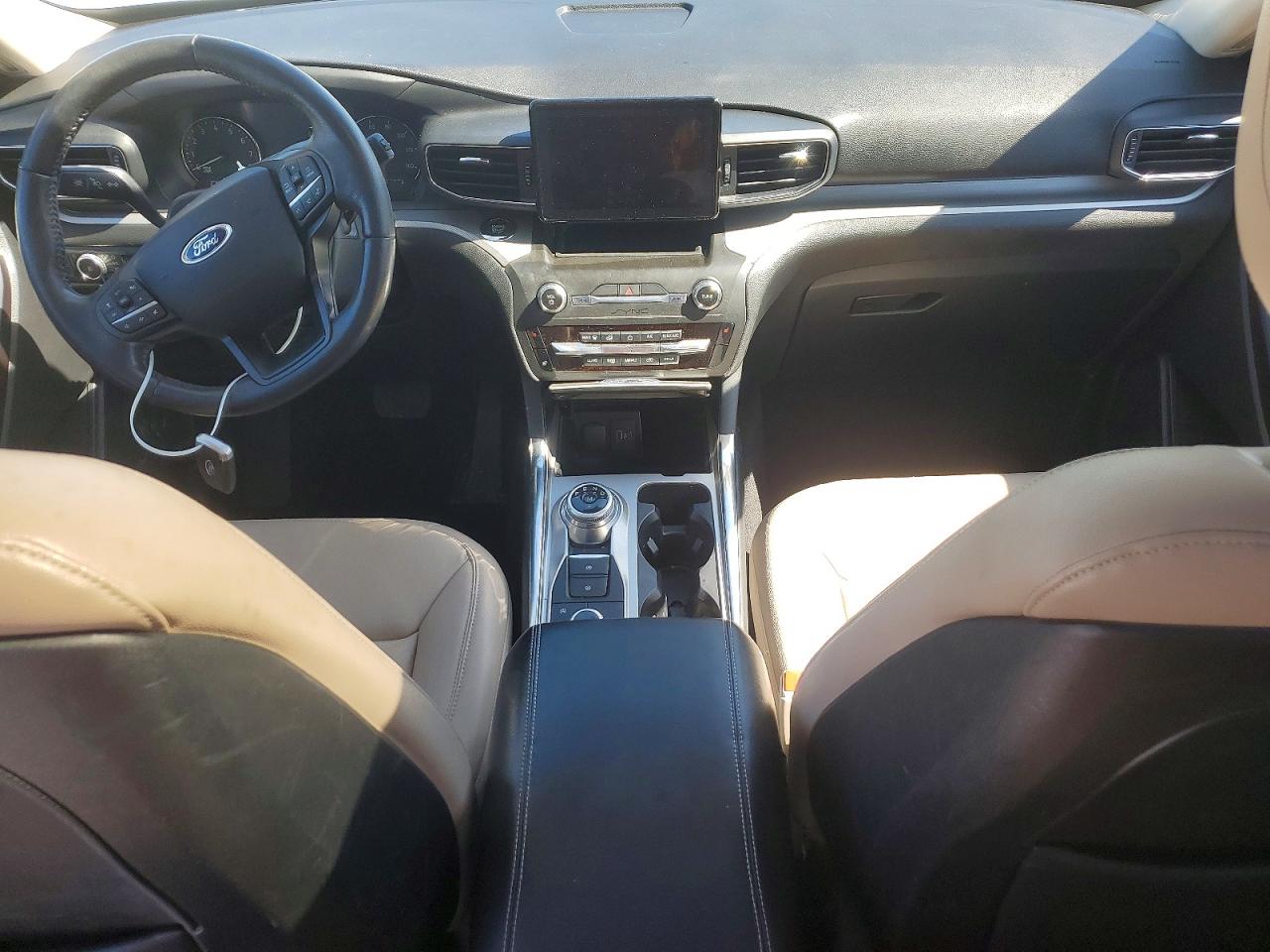 2020 FORD EXPLORER XLT photo 15