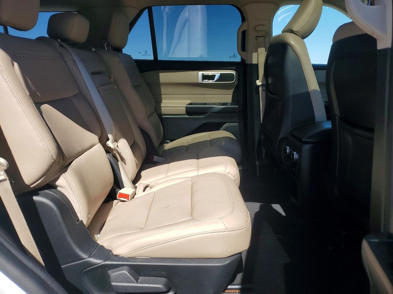 2020 FORD EXPLORER XLT photo 19