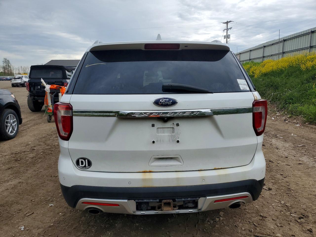 2016 FORD EXPLORER XLT photo 11