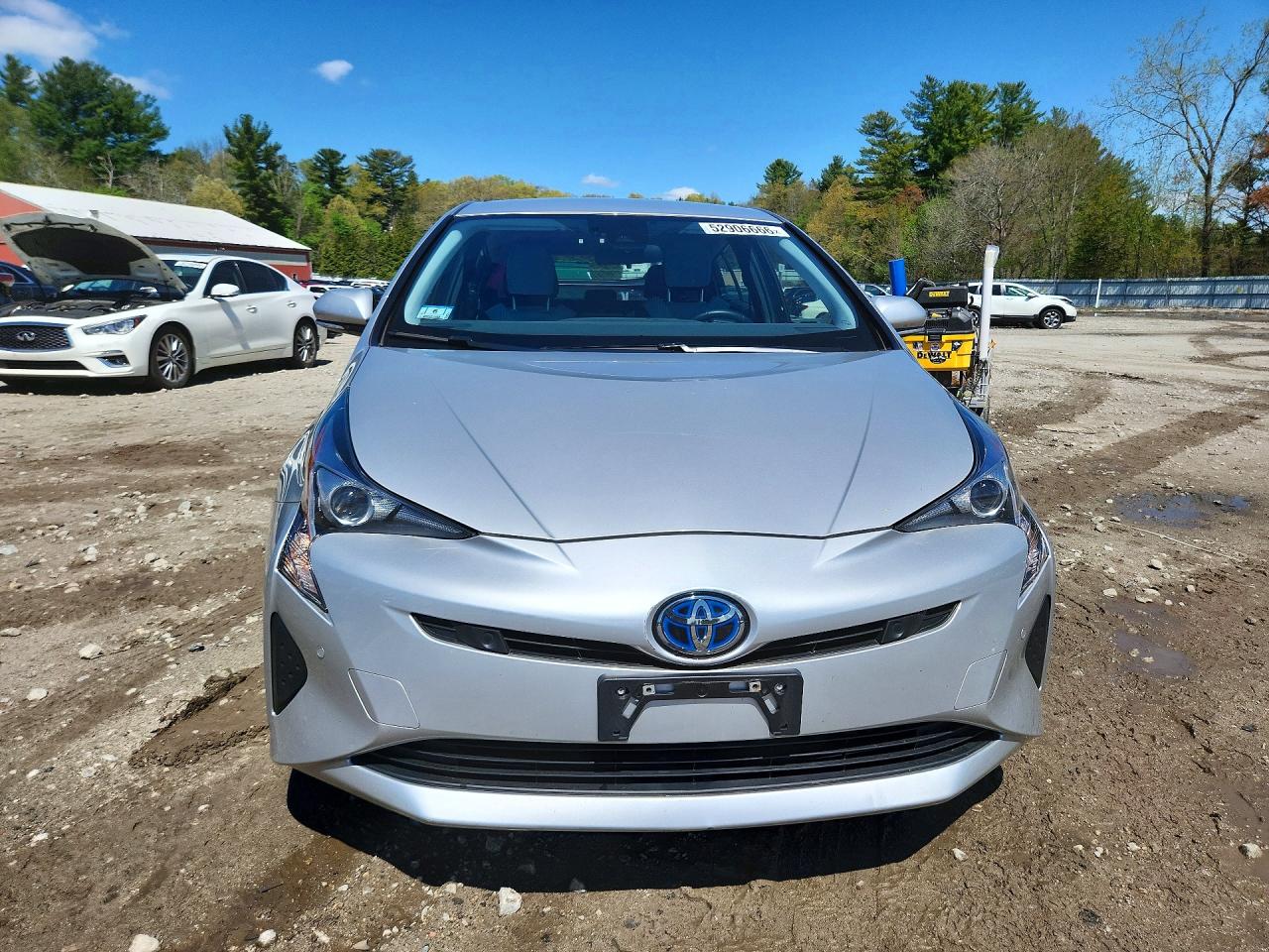 2018 TOYOTA PRIUS THREE photo 9