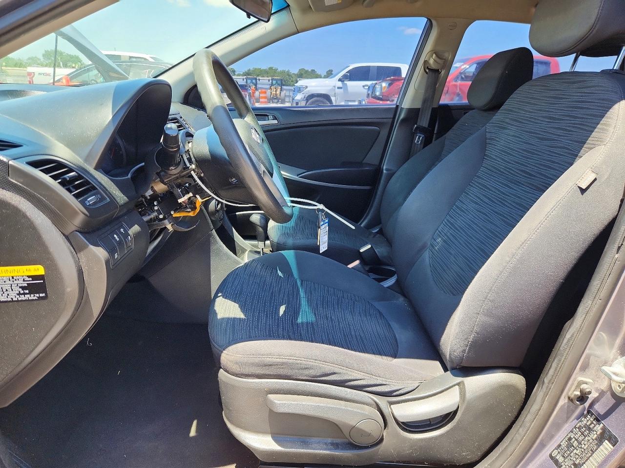 2015 HYUNDAI ACCENT GS photo 13