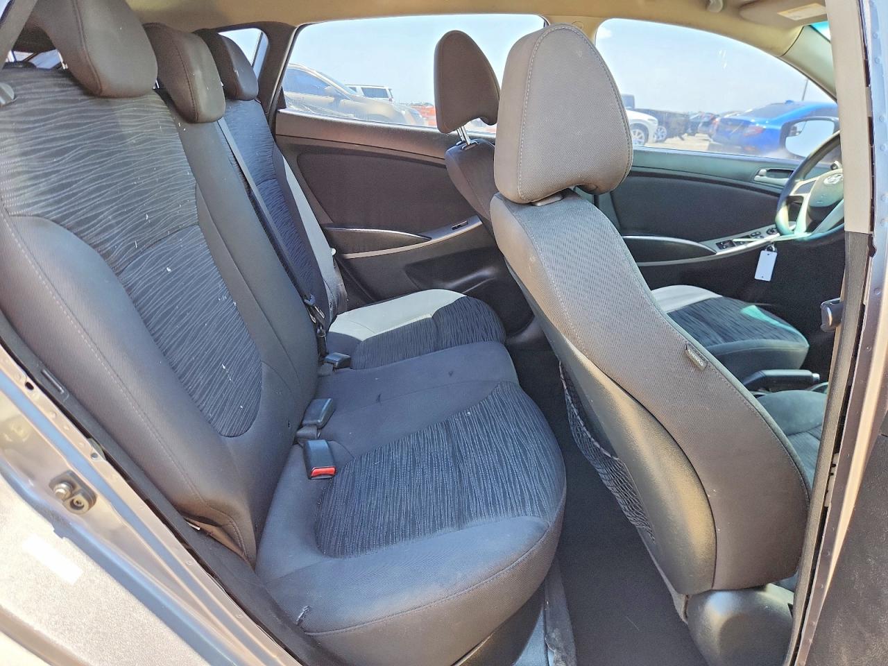 2015 HYUNDAI ACCENT GS photo 19