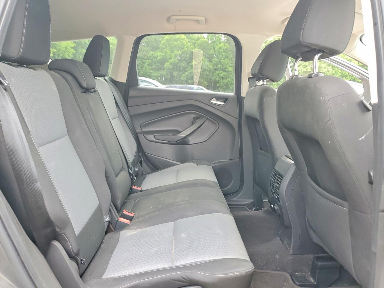 2017 FORD ESCAPE SE photo 19