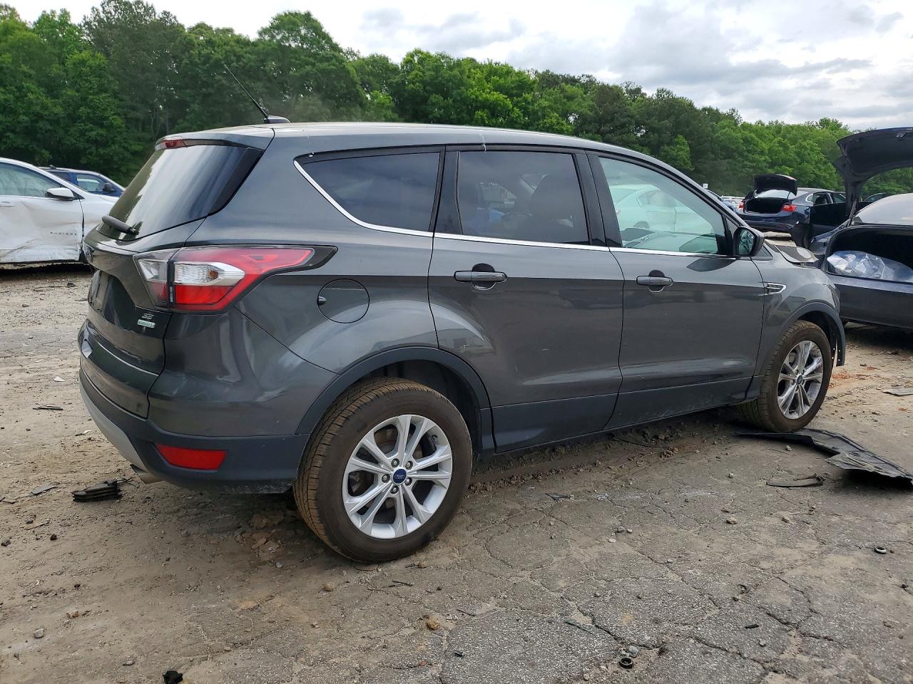 2017 FORD ESCAPE SE photo 5