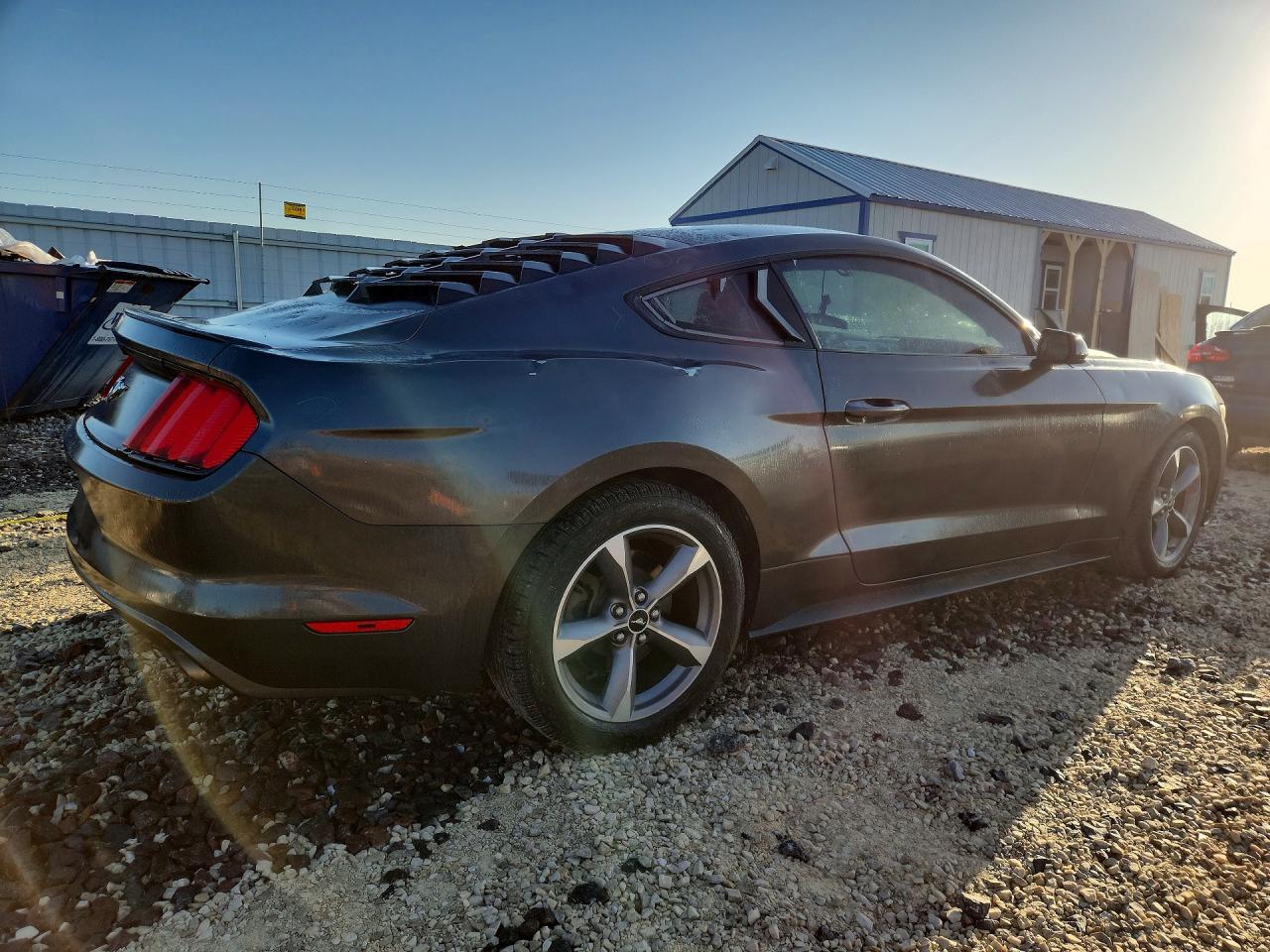 2017 FORD MUSTANG photo 5