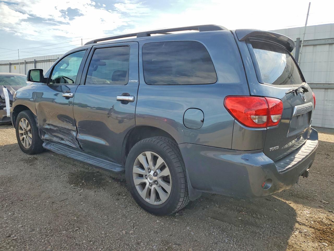 2010 TOYOTA SEQUOIA LIMITED photo 3
