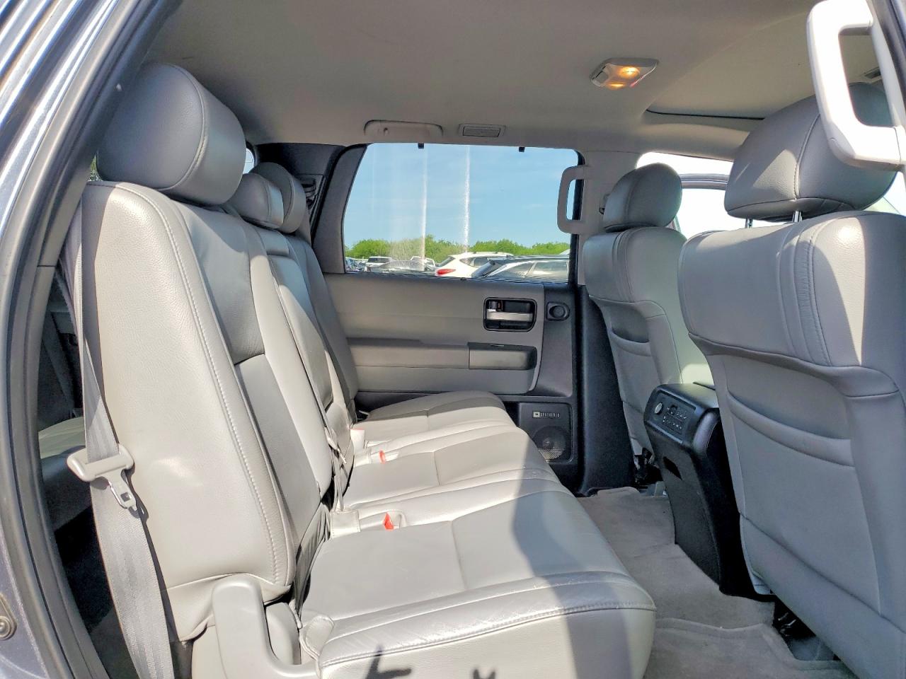 2010 TOYOTA SEQUOIA LIMITED photo 21