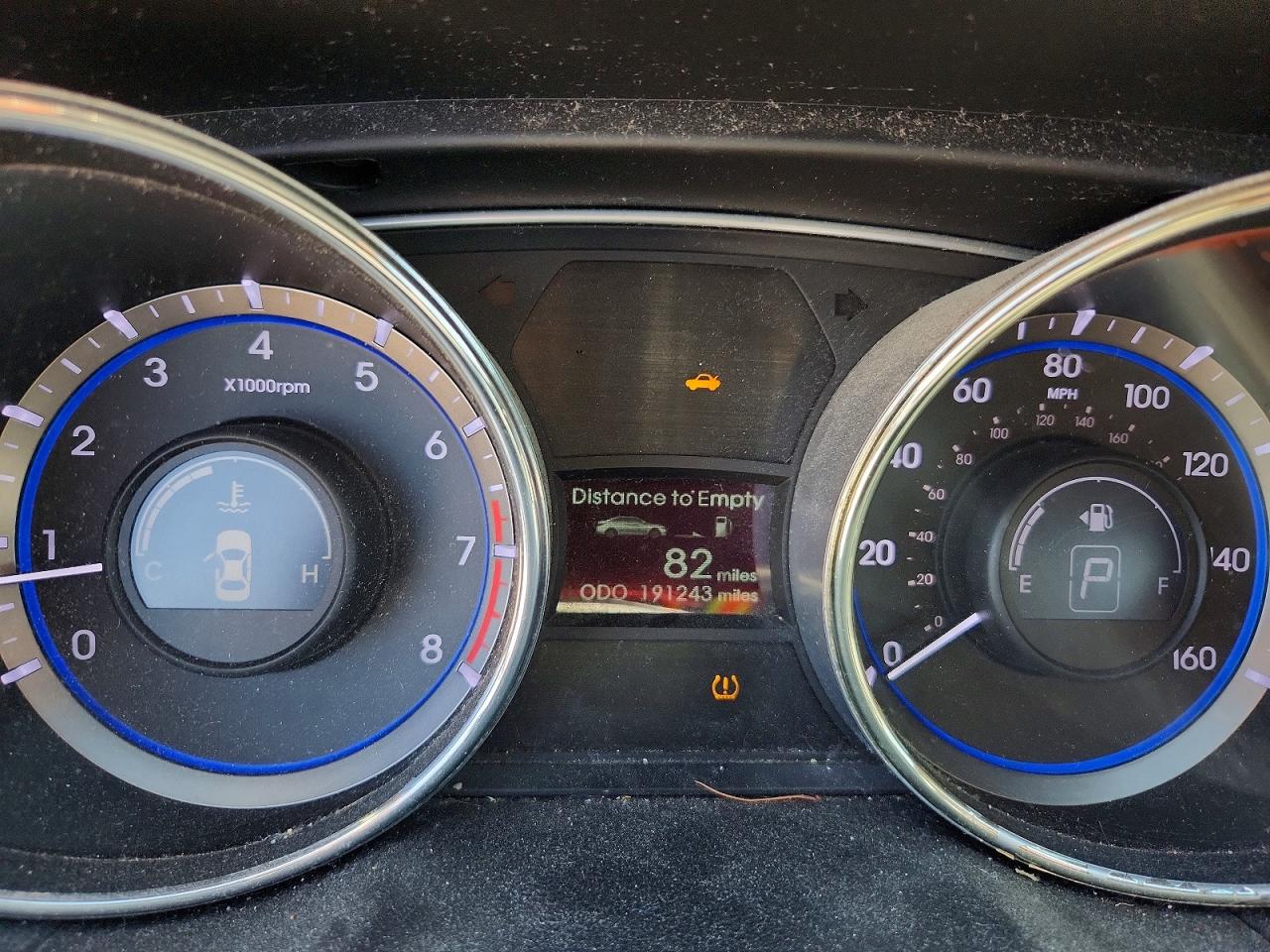 2011 HYUNDAI SONATA photo 9