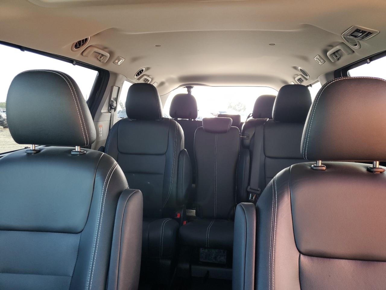 2016 TOYOTA SIENNA SE photo 10