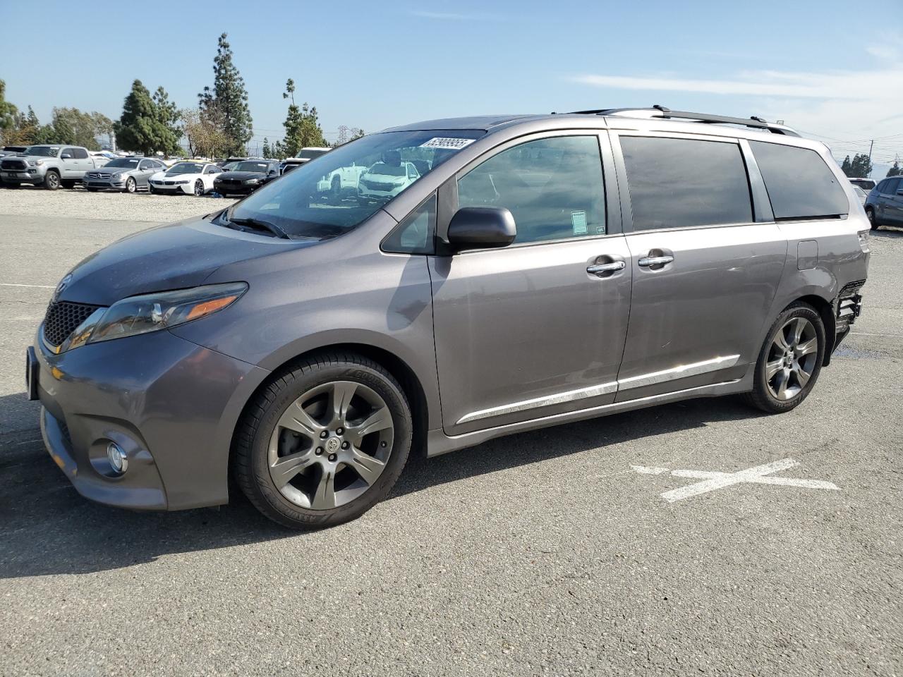 2016 TOYOTA SIENNA