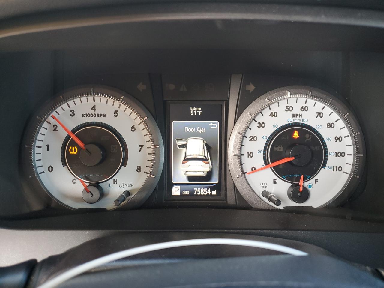 2016 TOYOTA SIENNA SE photo 9