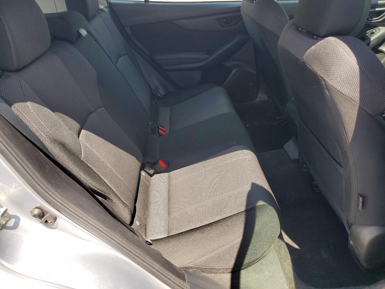 2017 SUBARU IMPREZA photo 19