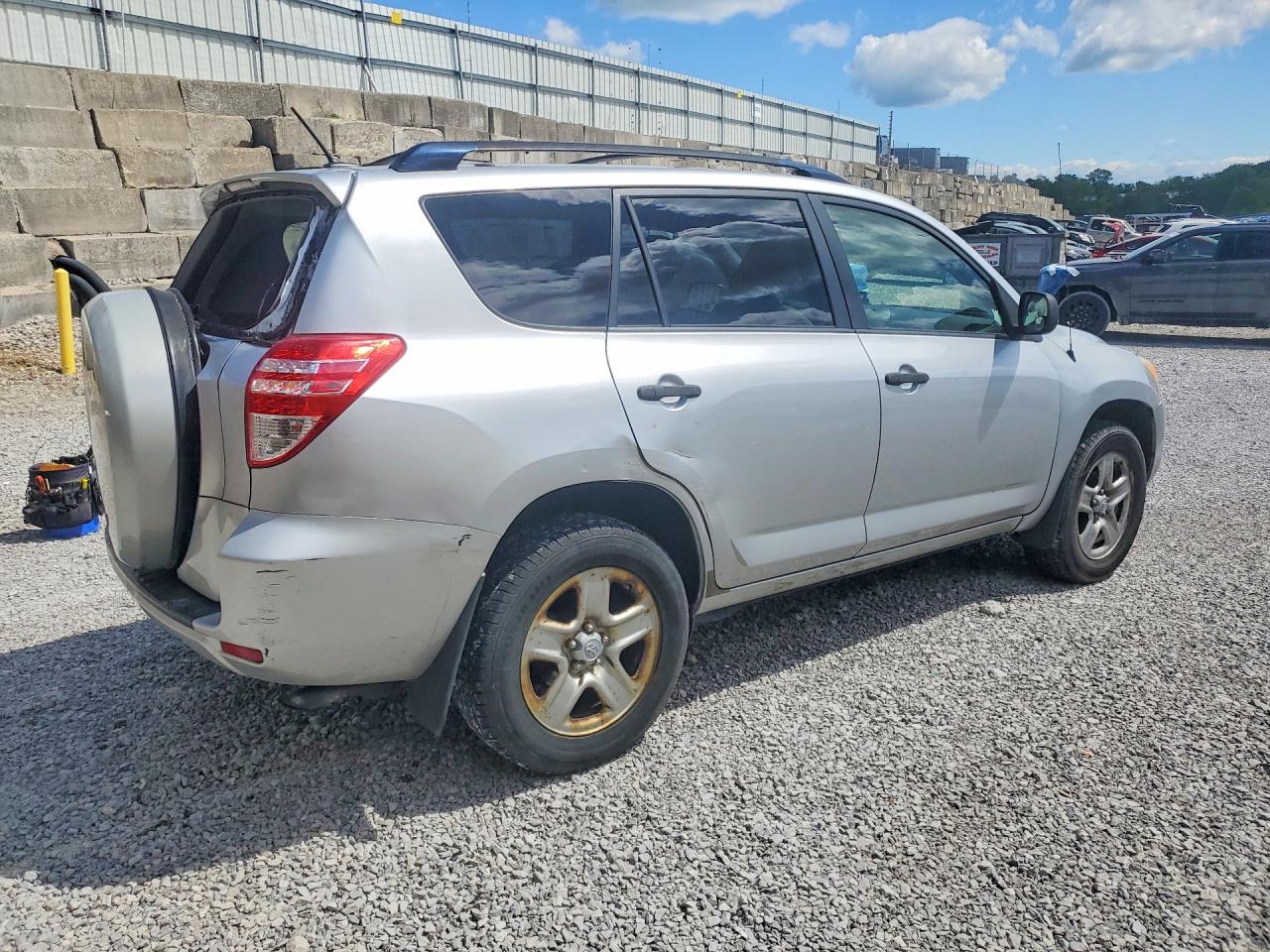 2011 TOYOTA RAV4 BASE photo 7
