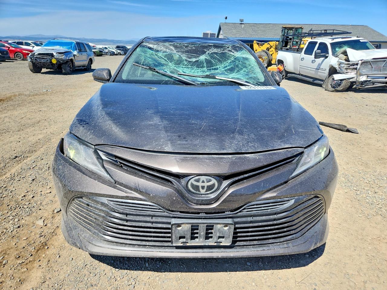 2018 TOYOTA CAMRY LE photo 9