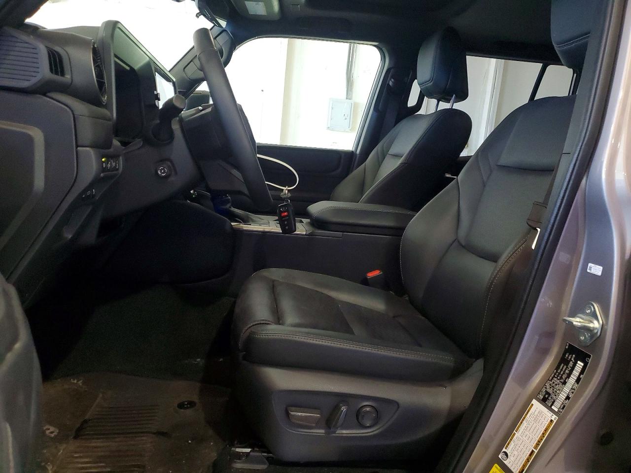 2025 TOYOTA LAND CRUISER BASE photo 7