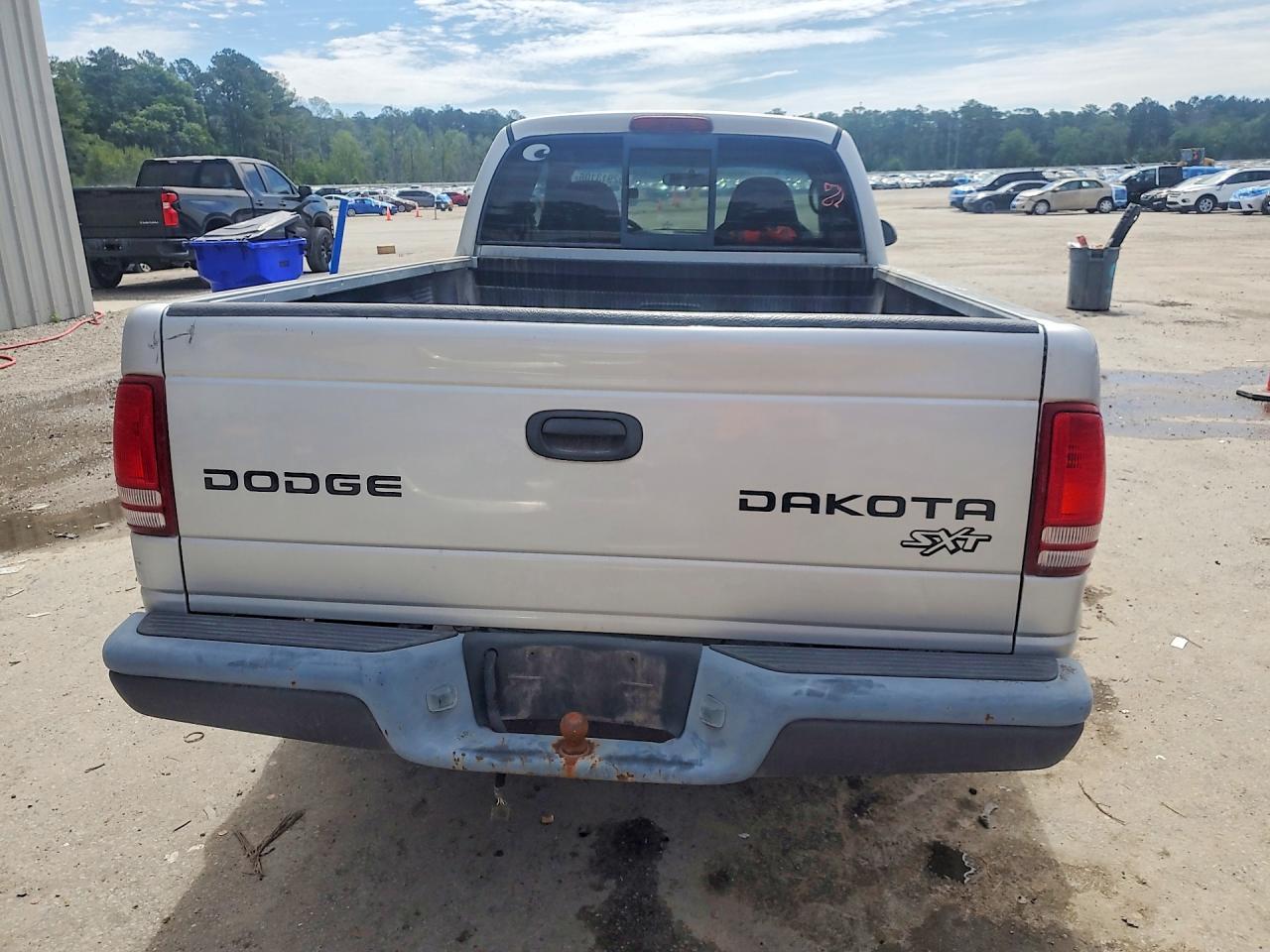 2003 DODGE DAKOTA SXT photo 11