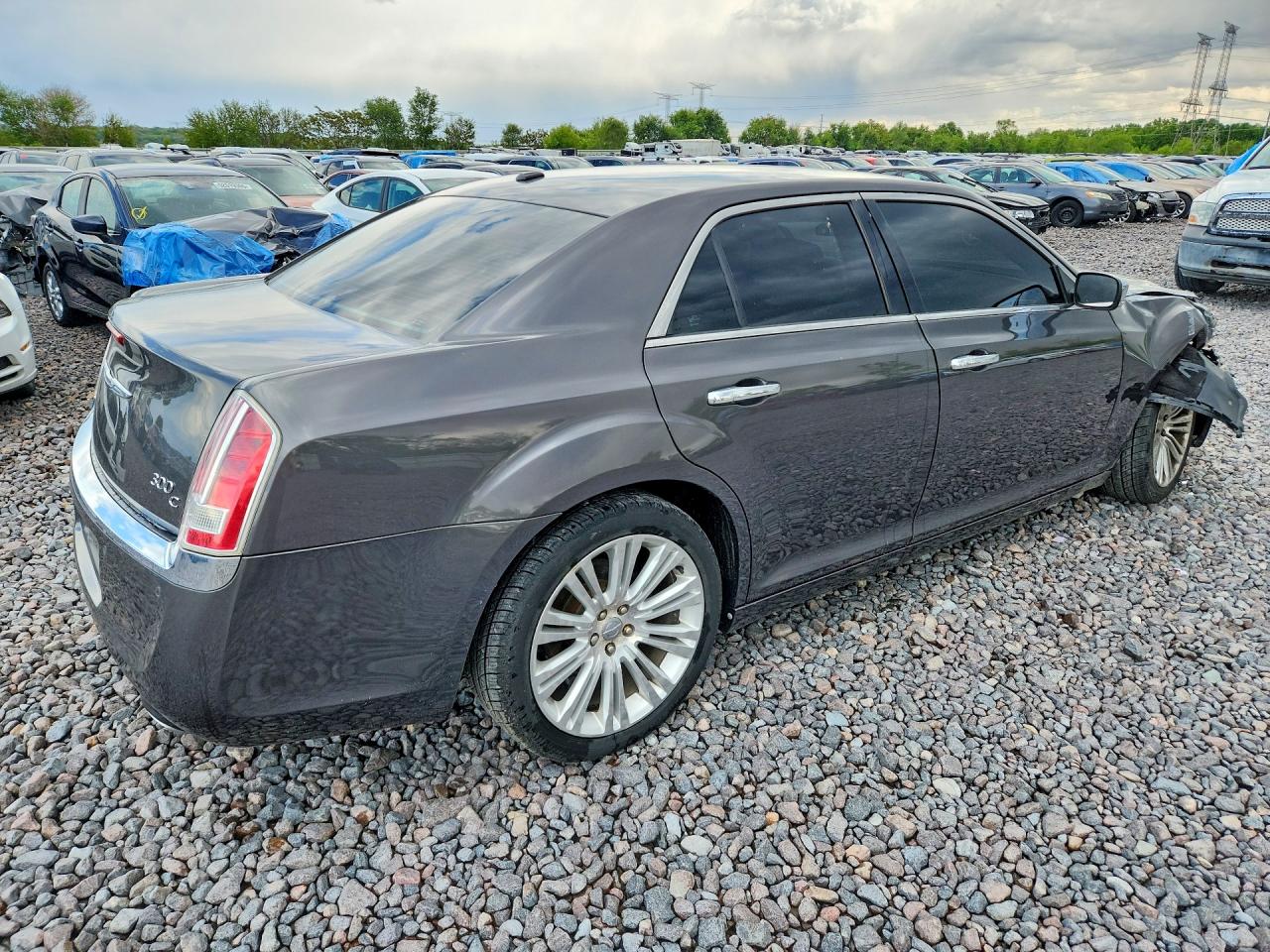 2013 CHRYSLER 300C photo 3