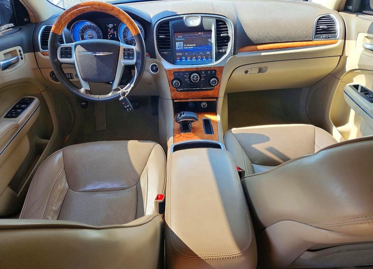 2013 CHRYSLER 300C photo 8