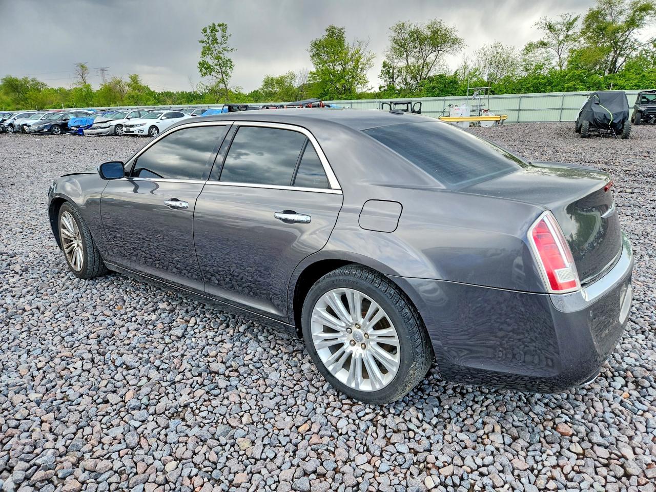 2013 CHRYSLER 300C photo 2