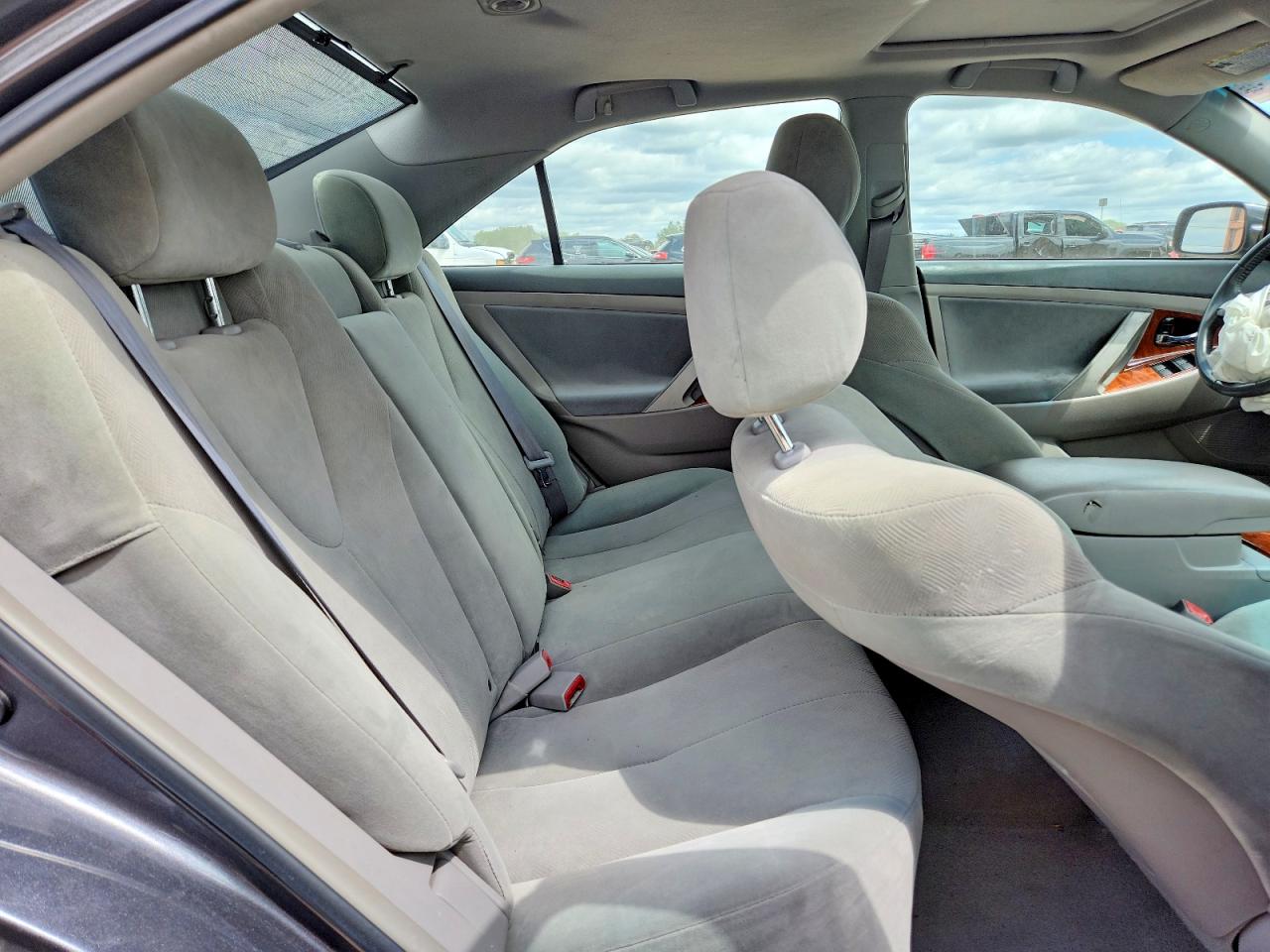 2009 TOYOTA CAMRY XLE photo 19