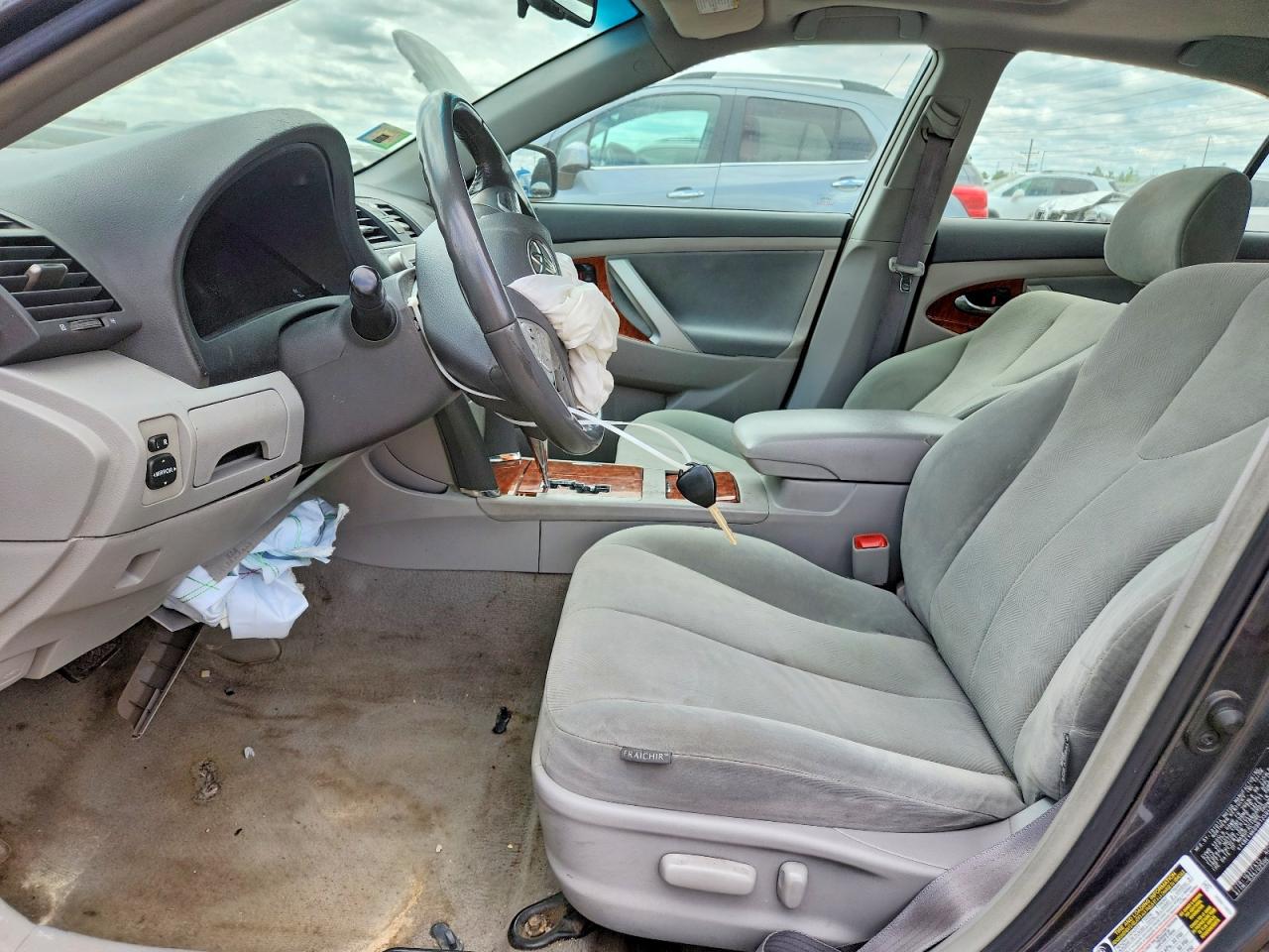 2009 TOYOTA CAMRY XLE photo 13