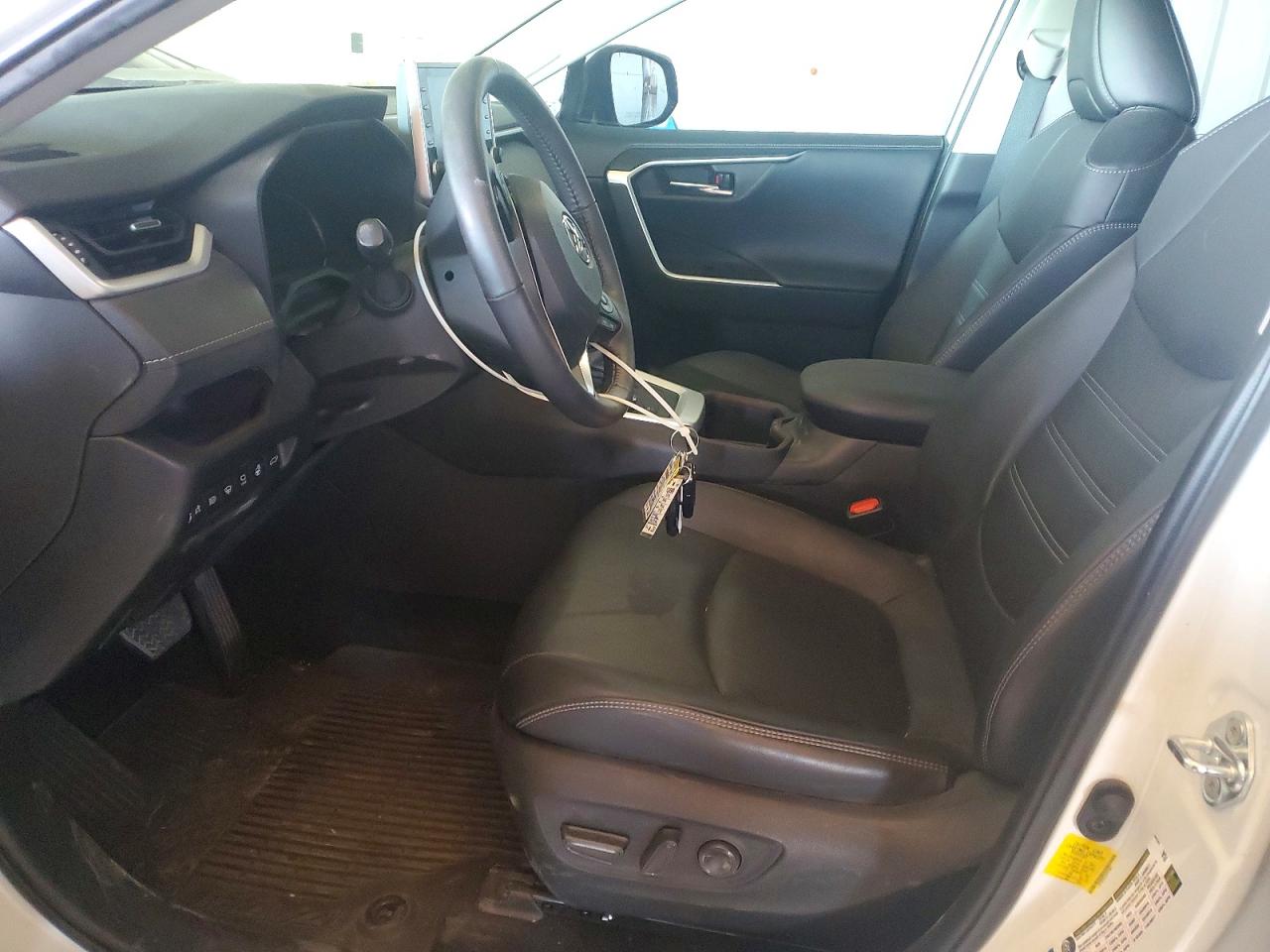 2022 TOYOTA RAV4 LIMITED photo 7