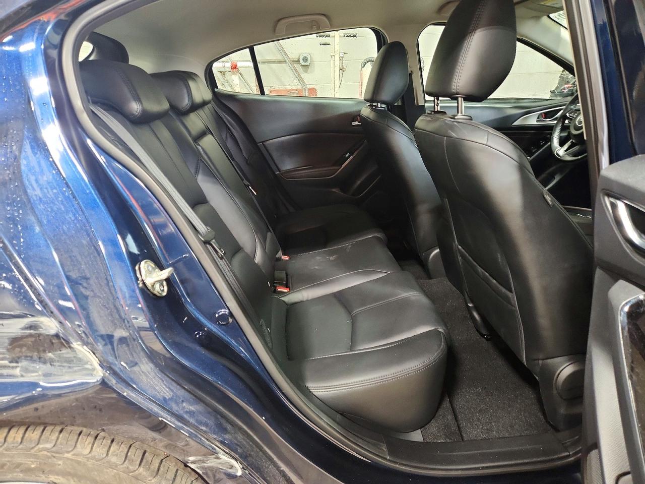 2018 MAZDA 3 TOURING photo 19