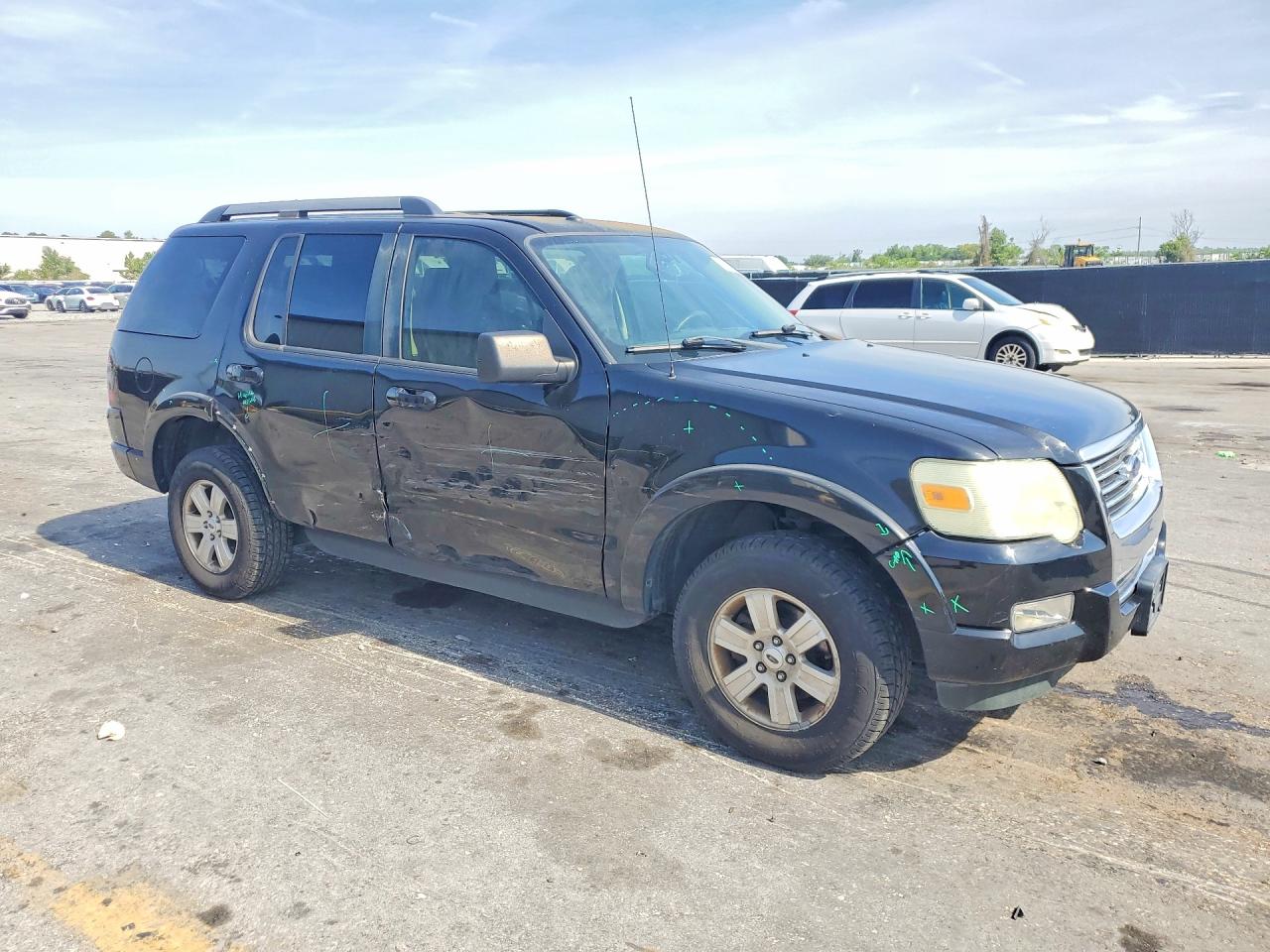 2010 FORD EXPLORER XLT photo 10