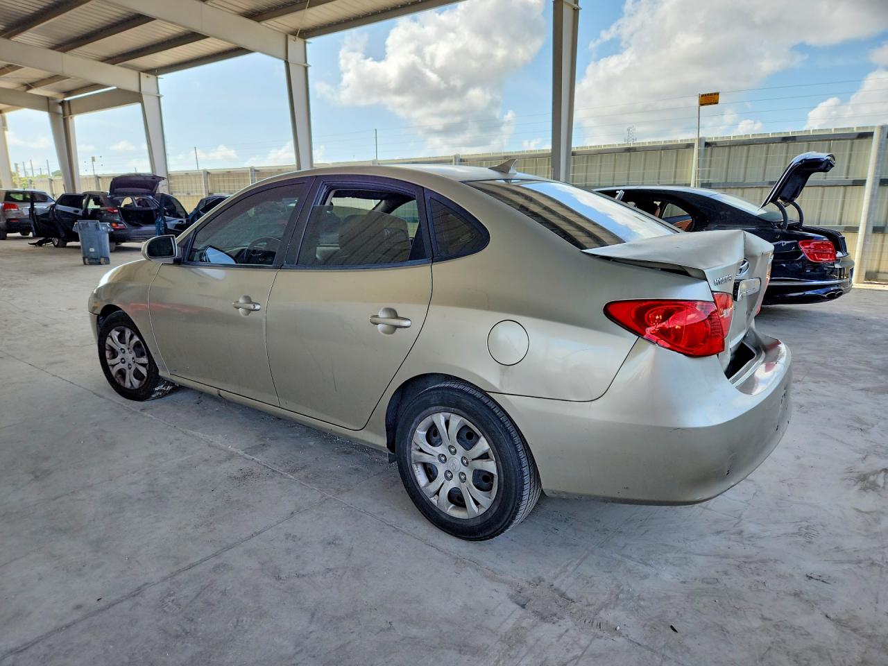 2010 HYUNDAI ELANTRA GLS photo 4