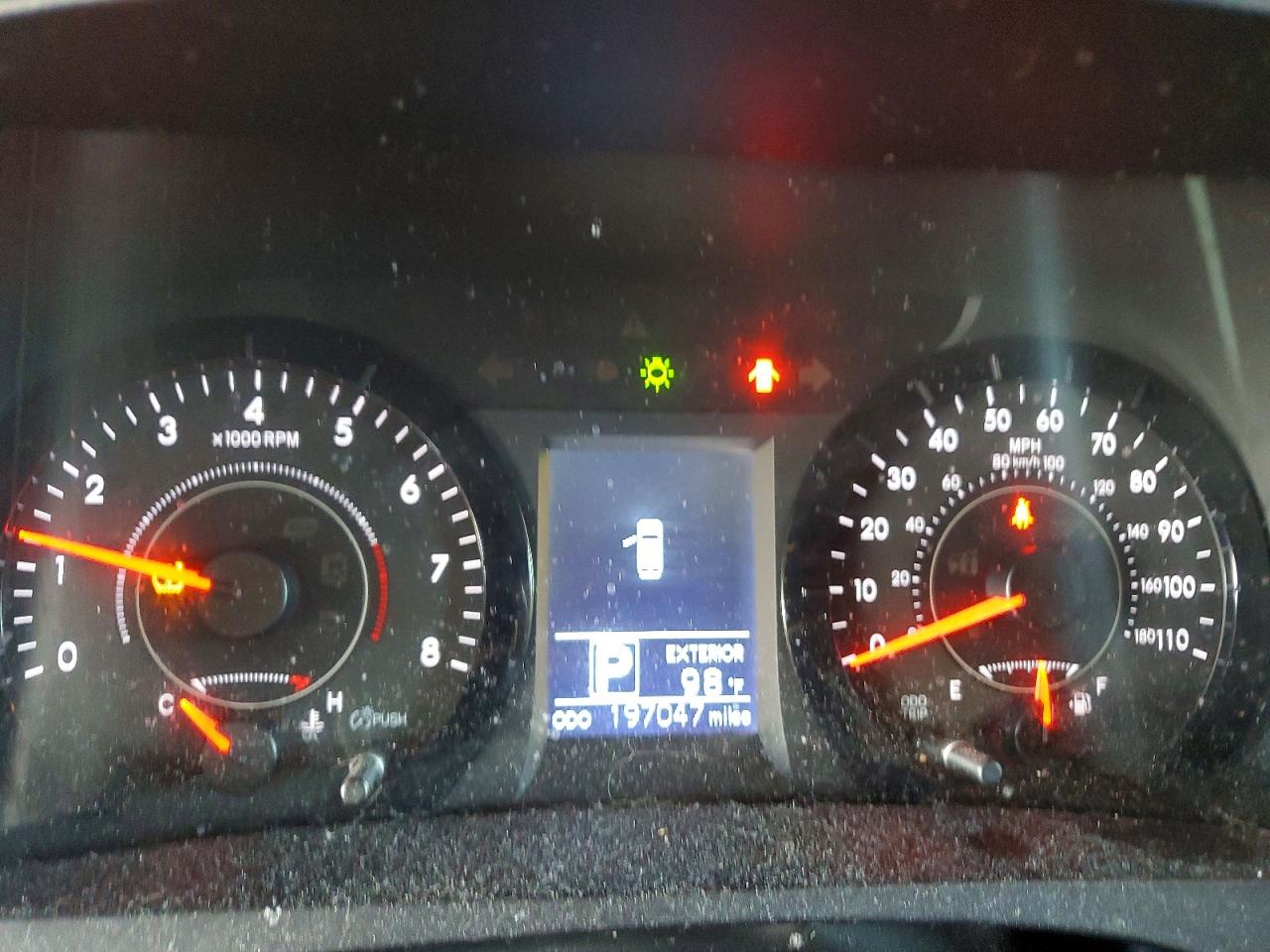 2016 TOYOTA SIENNA LE photo 25