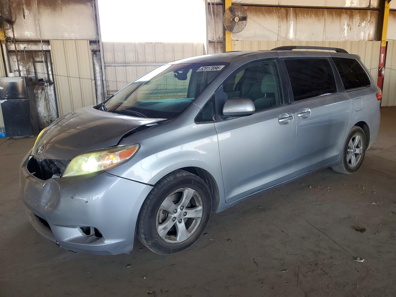 2016 TOYOTA SIENNA