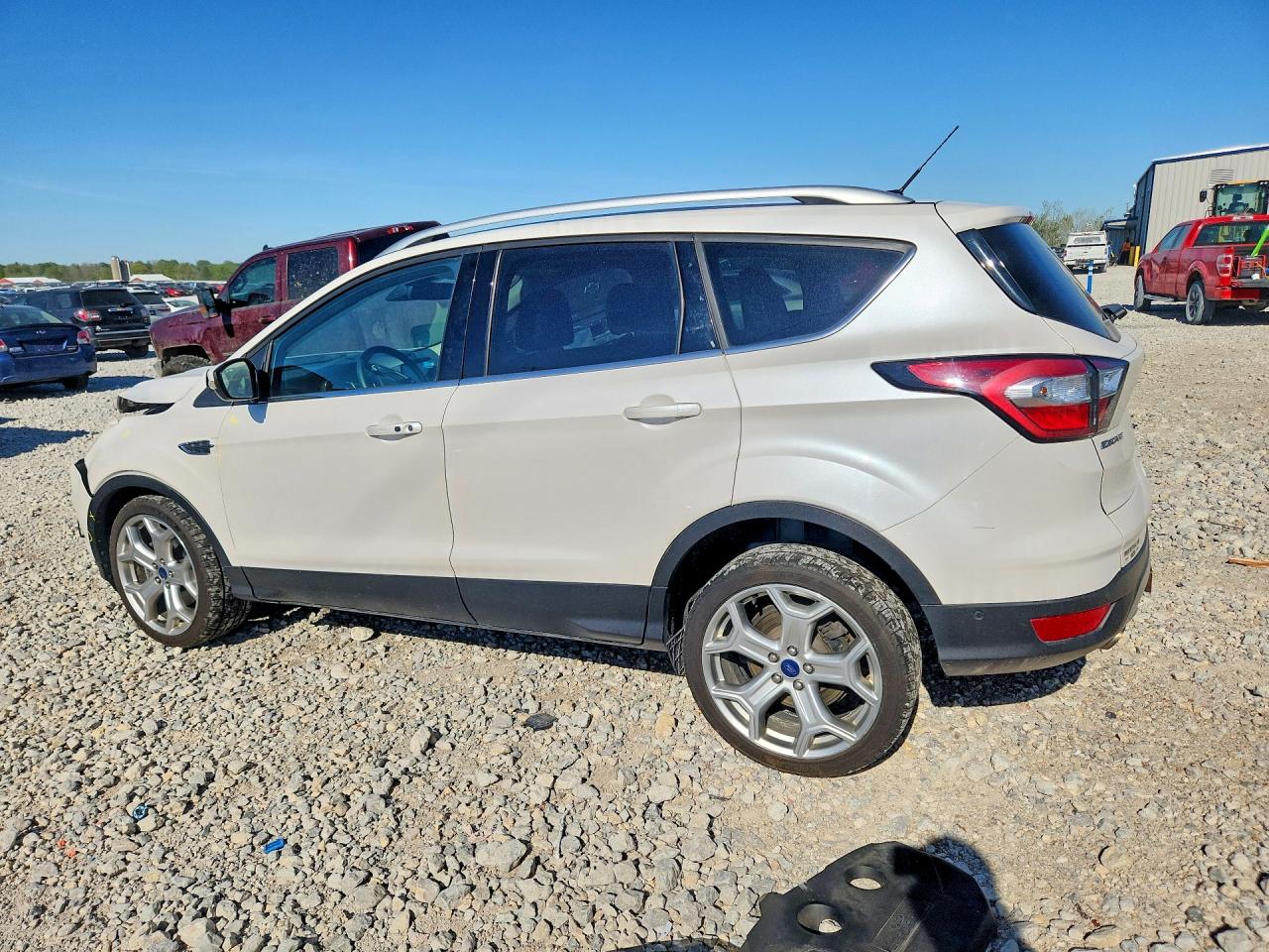2017 FORD ESCAPE TITANIUM photo 3