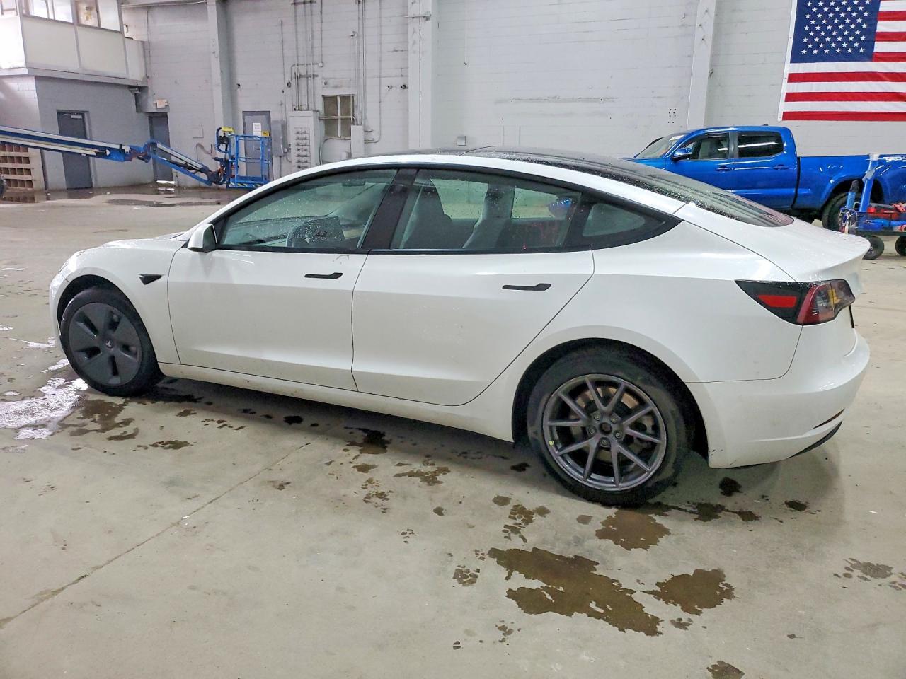 2023 TESLA MODEL 3 photo 2