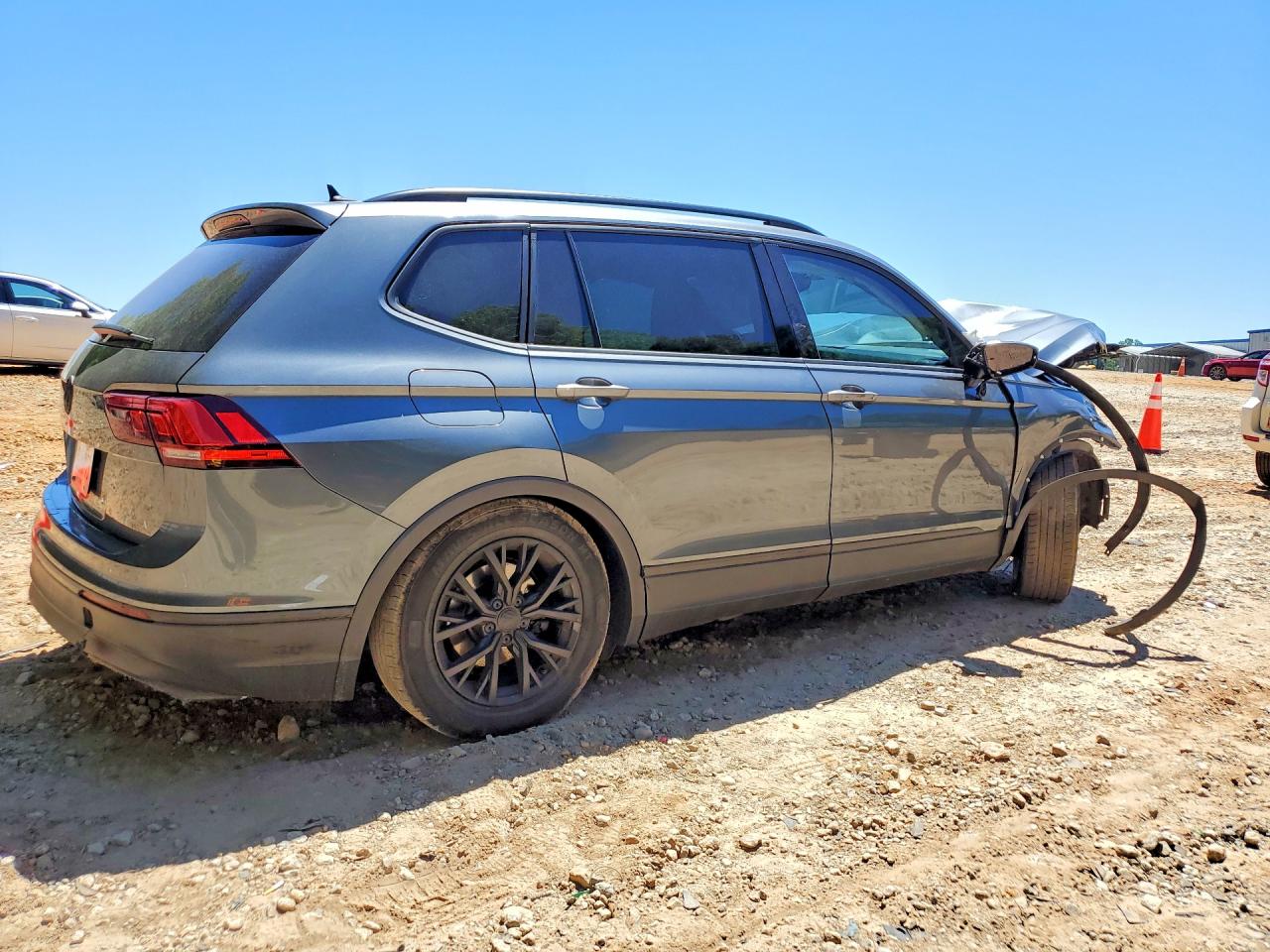 2020 VOLKSWAGEN TIGUAN SE photo 7