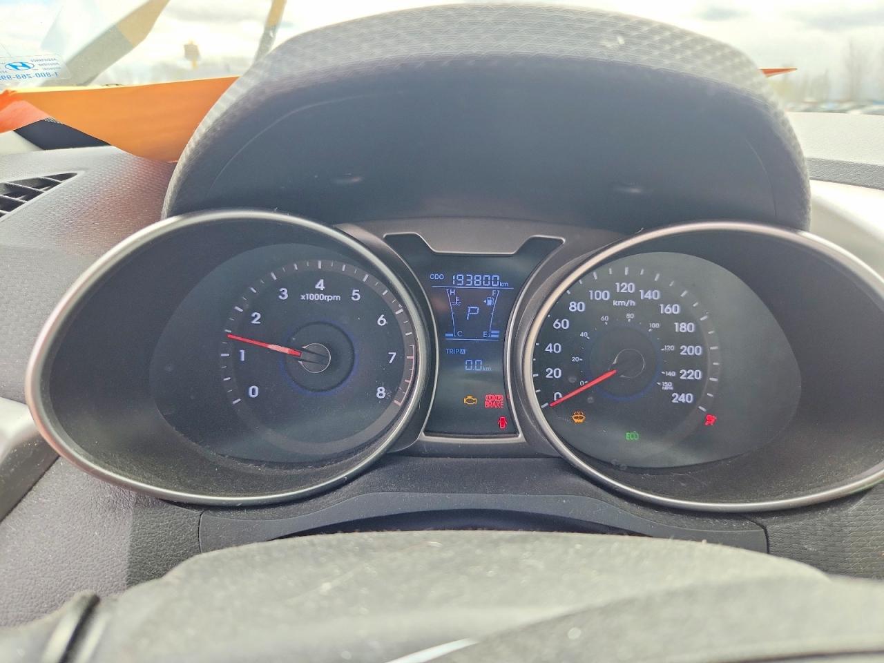 2015 HYUNDAI VELOSTER BASE photo 9